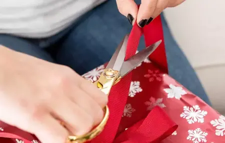How to Wrap a Gift