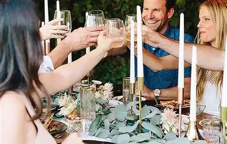How to Host a Successful Dinner Party