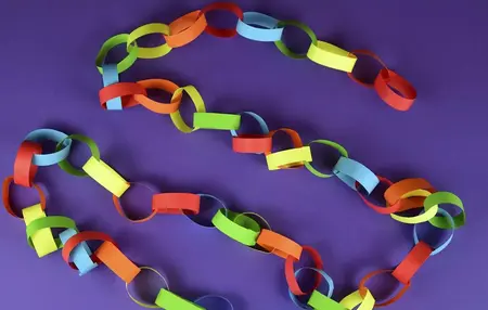 How to Make a Paper Chain Garland