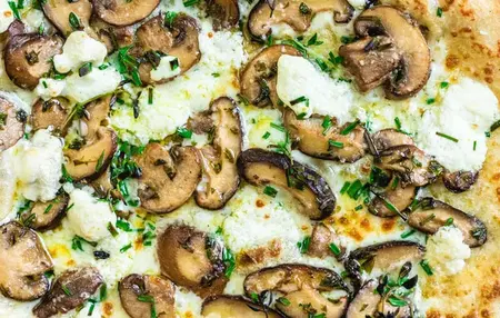 How to Make a Pizza with Mushrooms