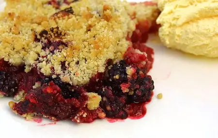 How to Make a Fruit Crumble