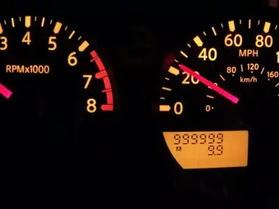 Waspada Odometer Rendah! Tips Membeli Mobil Bekas Berkualitas