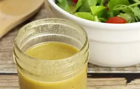 How to Make a Salad Dressing from Scratch