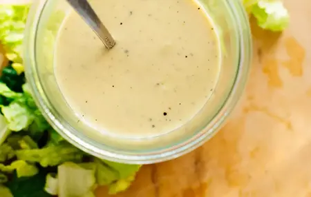 How to Make a Healthy Dressing