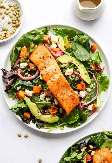 How to Make a Delicious Salad with Salmon