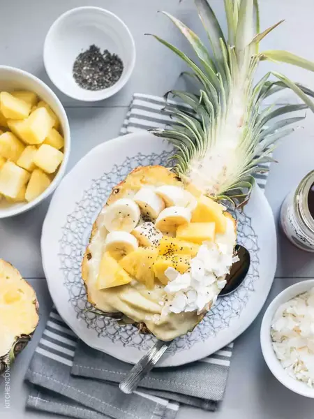 How to Make a Smoothie Bowl with Pineapple
