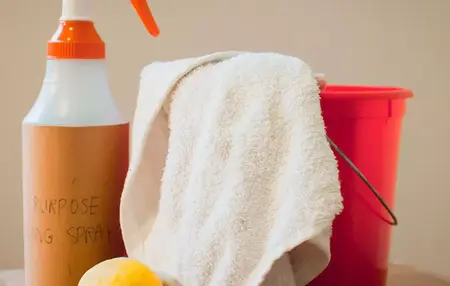 How to Make a Homemade Cleaning Solution