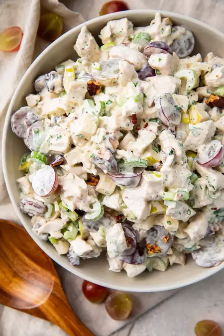 How to Make a Delicious Chicken Salad with Grapes and Nuts