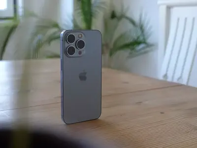iPhone 14 Plus Kamera Bermasalah? Apple Perbaiki Gratis!