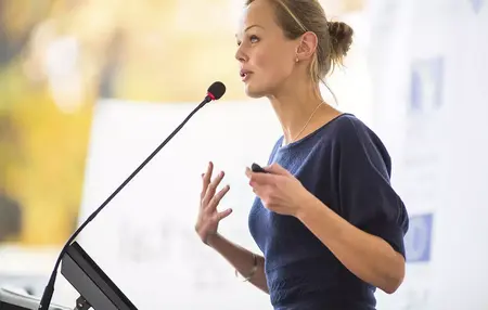 How to Master the Art of Public Speaking