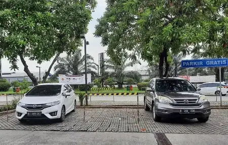 How to Parallel Park in a Small Space: 6 Steps That Work (2026)