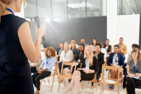 How to Build Confidence in Public Speaking