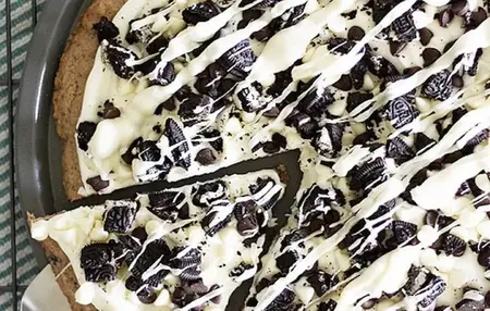 How to Make a Dessert Pizza