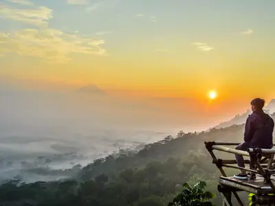 Sunrise Indonesia & Kuliner Lokal: Destinasi Liburan Menakjubkan