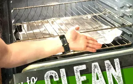 How to Clean Your Oven with Natural Cleaners