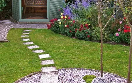 How to Create a Relaxing Outdoor Living Space