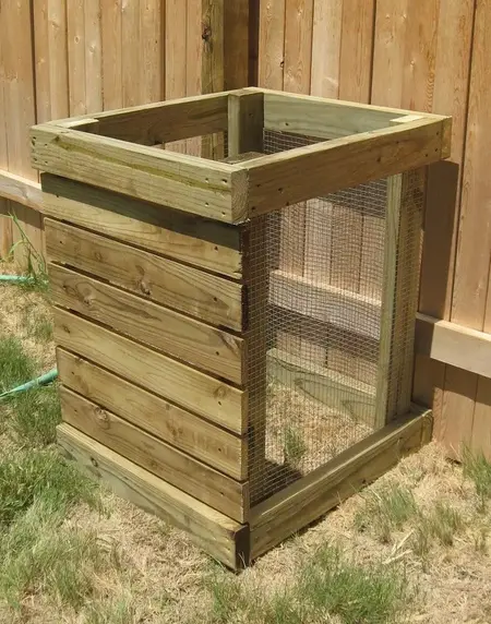 How to Make a Compost Bin