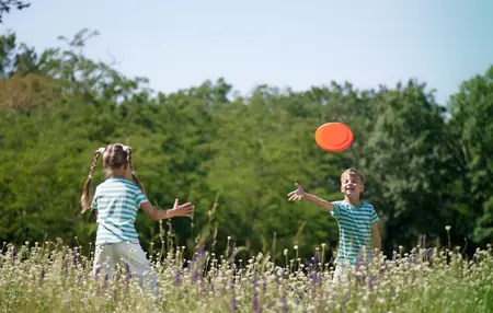 How to Learn to Play Frisbee