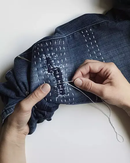 How to Mend a Hole in Your Clothes