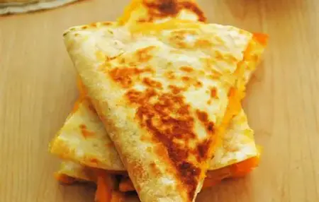 How to Make a Quesadilla with Cheese