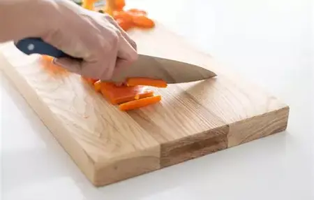 How to Use a Cutting Board