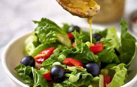 How to Make a Delicious Salad with Italian Dressing