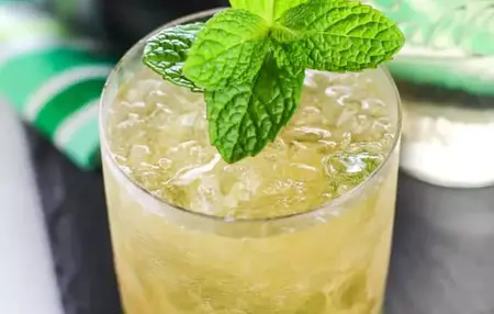 How to Make a Mint Julep