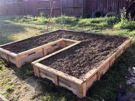 How to Build a Raised Garden Bed From Pallets