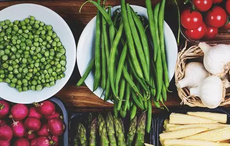 How to Grow Vegetables Indoors