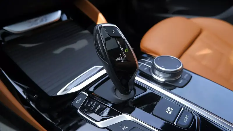 Mitos vs Fakta: Transmisi Otomatis Lebih Awet Dibanding Manual?