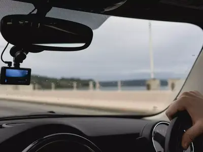 Dashcam Taksi Online: Bukti Kuat Cegah Pemukulan & Tingkatkan Keamanan