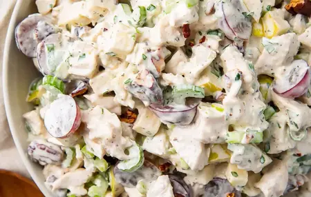 How to Make a Delicious Chicken Salad with Grapes and Nuts