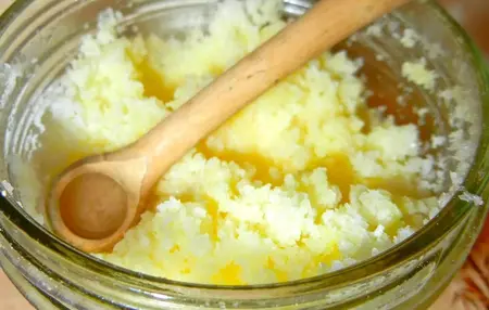 How to Make Your Own Facial Scrub
