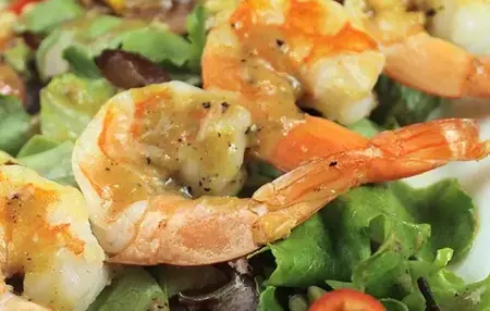 How to Make a Delicious Salad with Grilled Shrimp