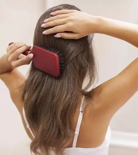 How to Use a Hairbrush