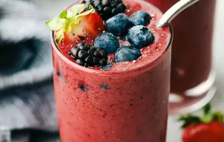 How to Make a Smoothie with Berries