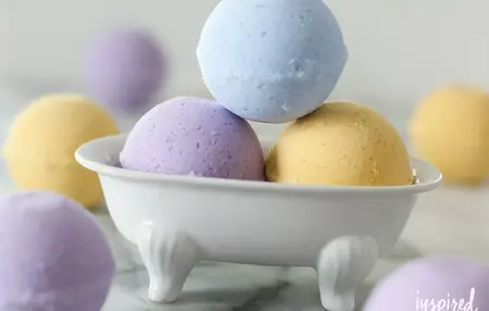How to Make a DIY Bath Bomb