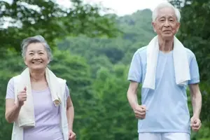 Olahraga Lansia Usia 50 Tahun: Tetap Aktif & Sehat