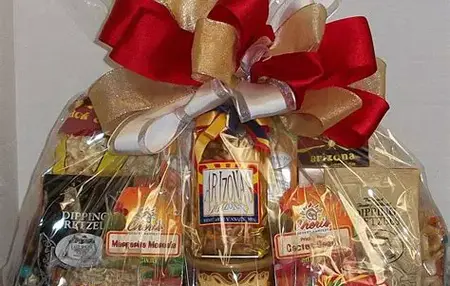 How to Make a Gift Basket