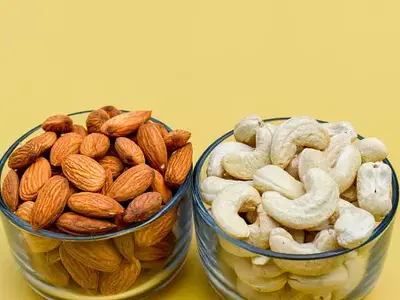 Diet Sehat: Almond vs Kacang Mete, Mana yang Lebih Baik?