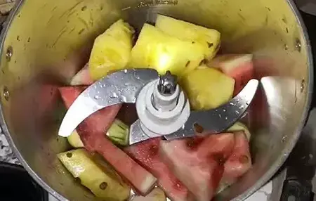 How to Use a Food Processor for Smoothies