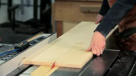 How to Use a Table Saw for Cutting Large Pieces of Wood