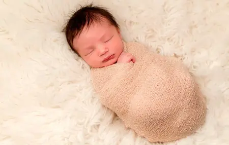 How to Swaddle a Baby