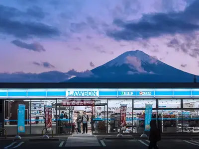 Wisatawan Jepang Gunung Fuji: Masalah Etika di Kawaguchiko