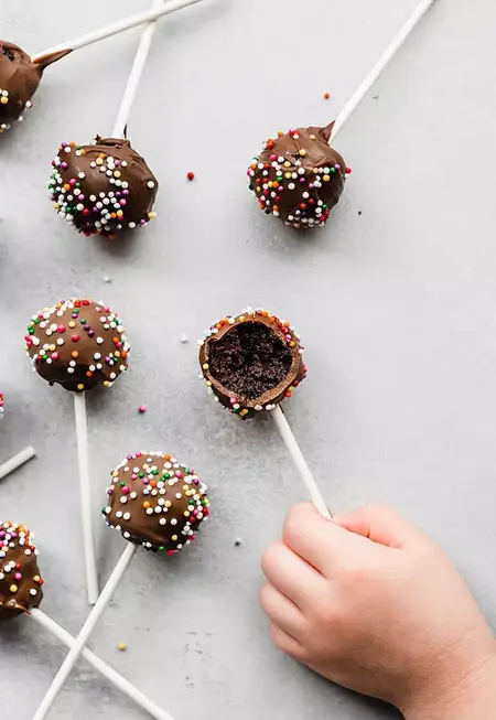 How to Make a Chocolate Cake Pops