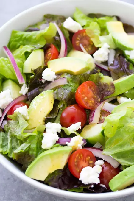 How to Make a Delicious Green Salad