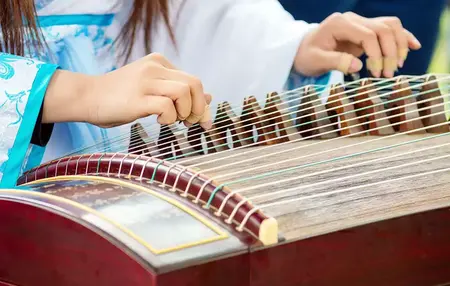How to Learn to Play the Guzheng