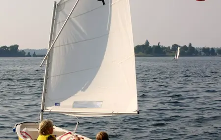 How to Learn to Play Sailing