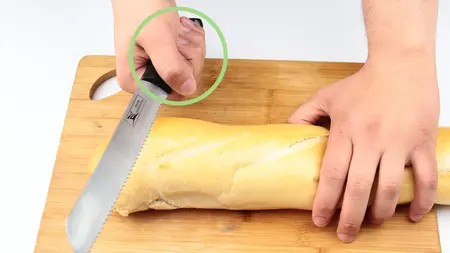 How to Use a Bread Knife
