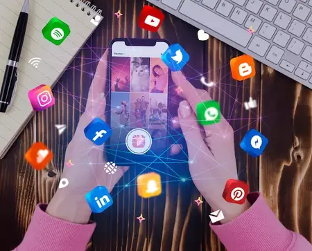 How to Use a Smartphone for Social Media